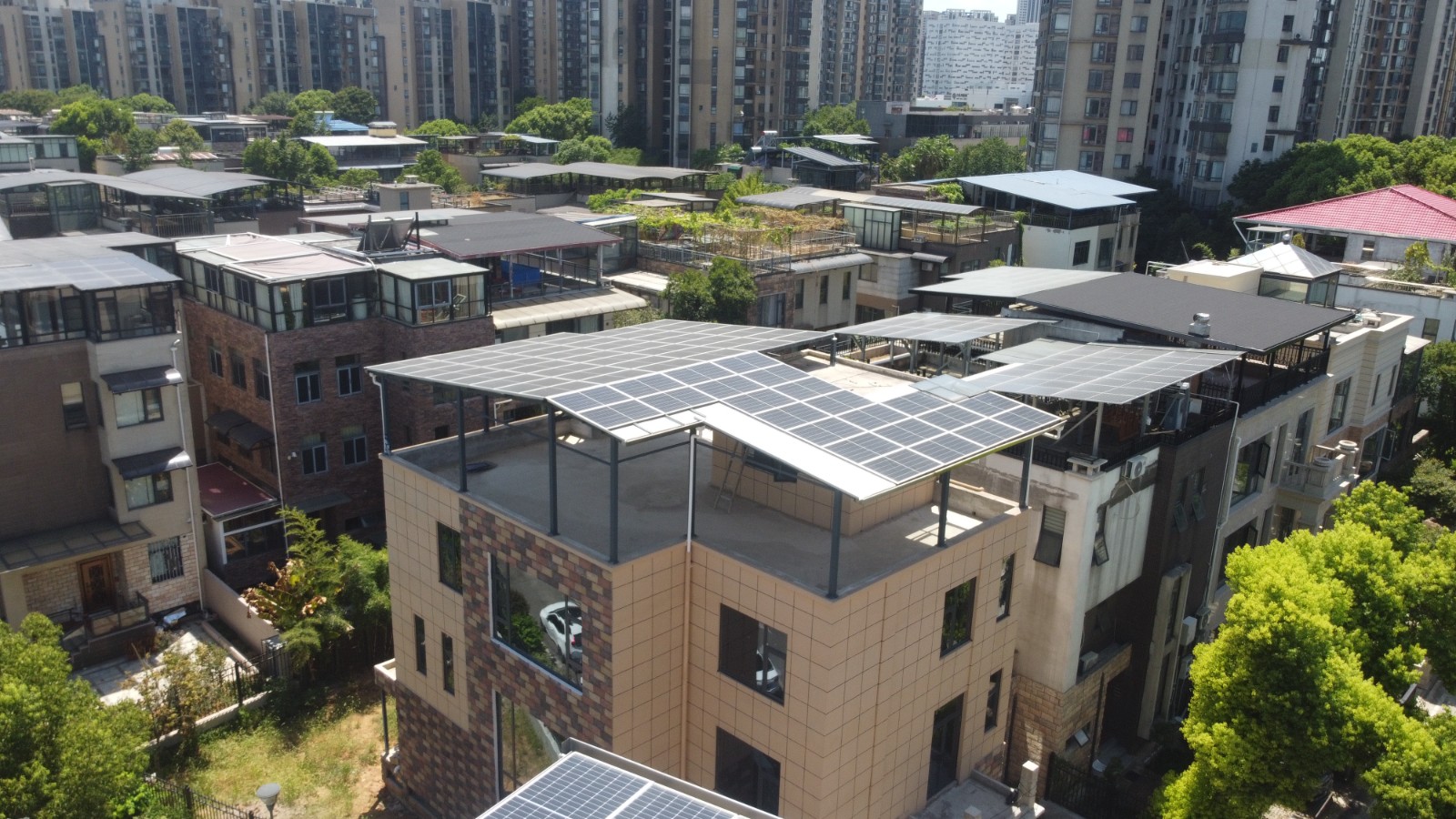 多地企业因用电缺口限电，，，，，，，装置漫衍式光伏可享宽免权！