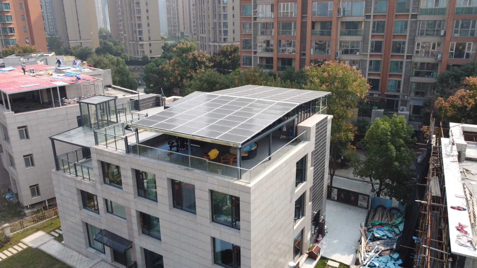 强制装置！该地通知：党政机关和公共修建新建衡宇必需装光伏！